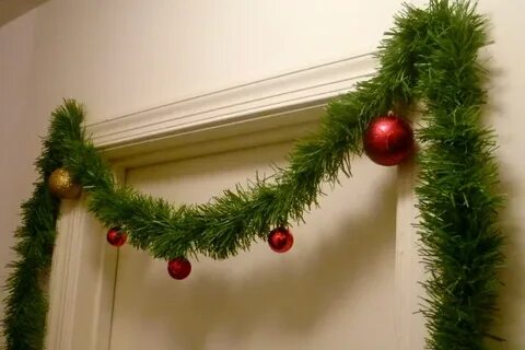 Как украсить комнату мишурой на новый год