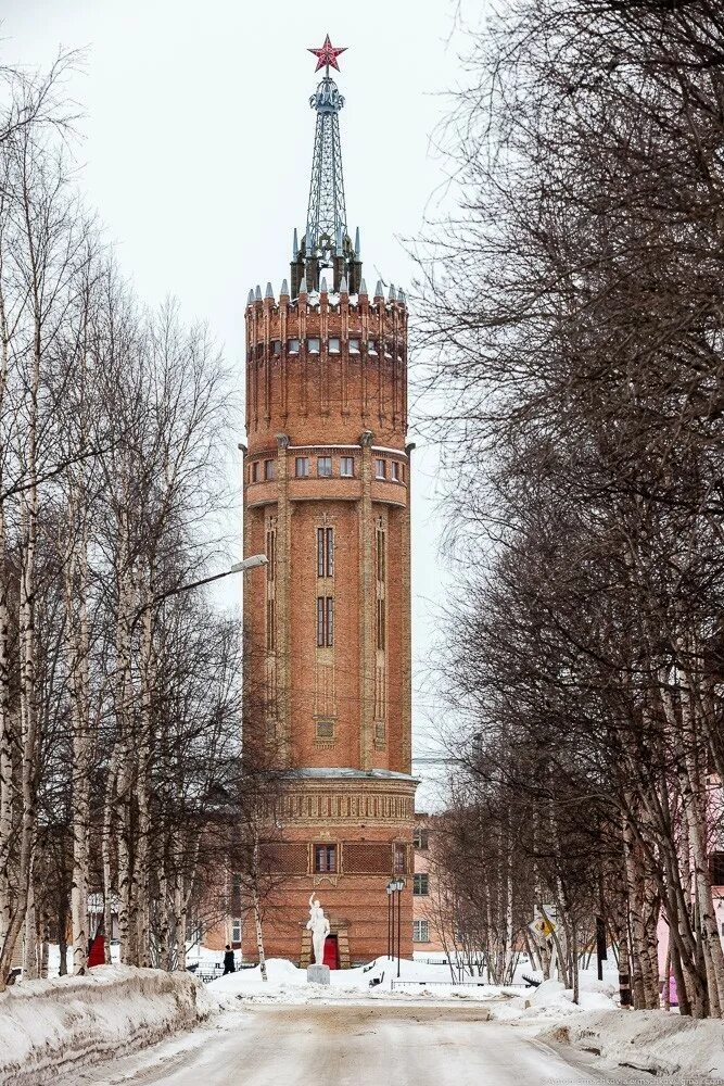 Башня г. Башня г. Башня г. Водонапорная башня инта. Средневековые башни с крышей.