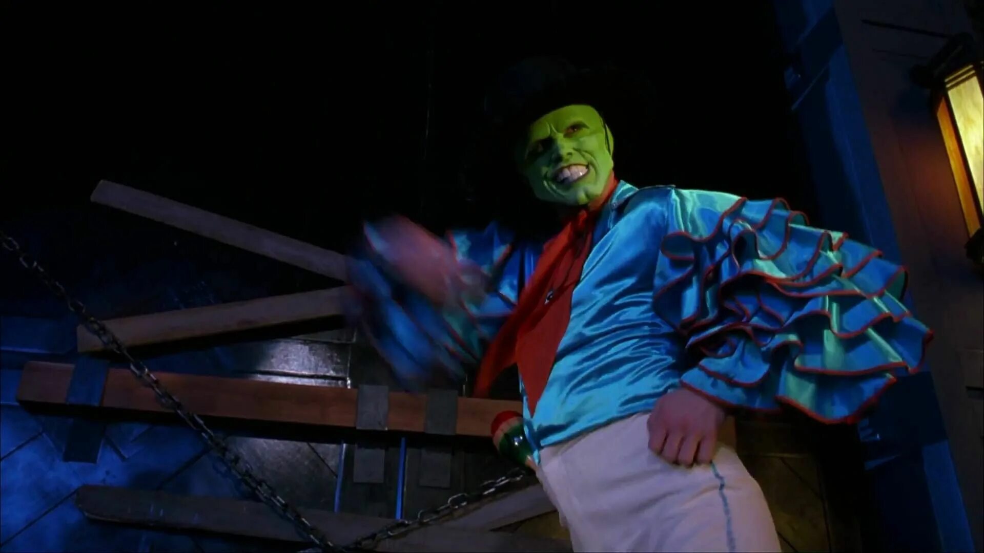 Видео маска 1. Маска с Джим Керри танцы. Маска Джим Керри Румба. Джим Керри маска с маракасами.