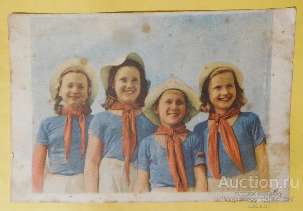 Горнист пионер 1930. Пионеры 1970 год. Советские пионеры. Пионеры 40 годов. Советские люди.