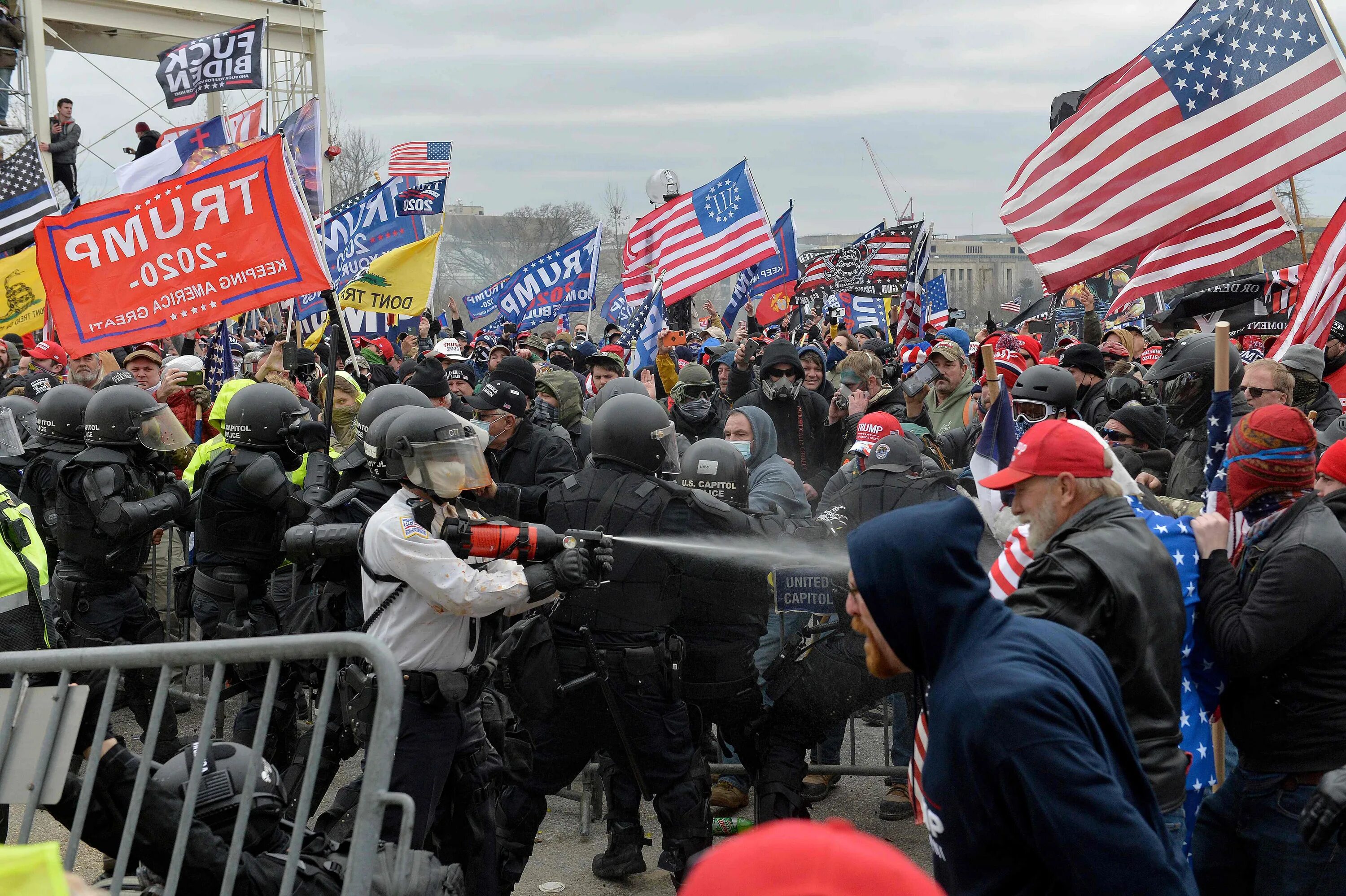 Начало войны в 2024 году. Демократия в Америке. Протестующие. Демократические митинги в США. Штурм Капитолия 2021.