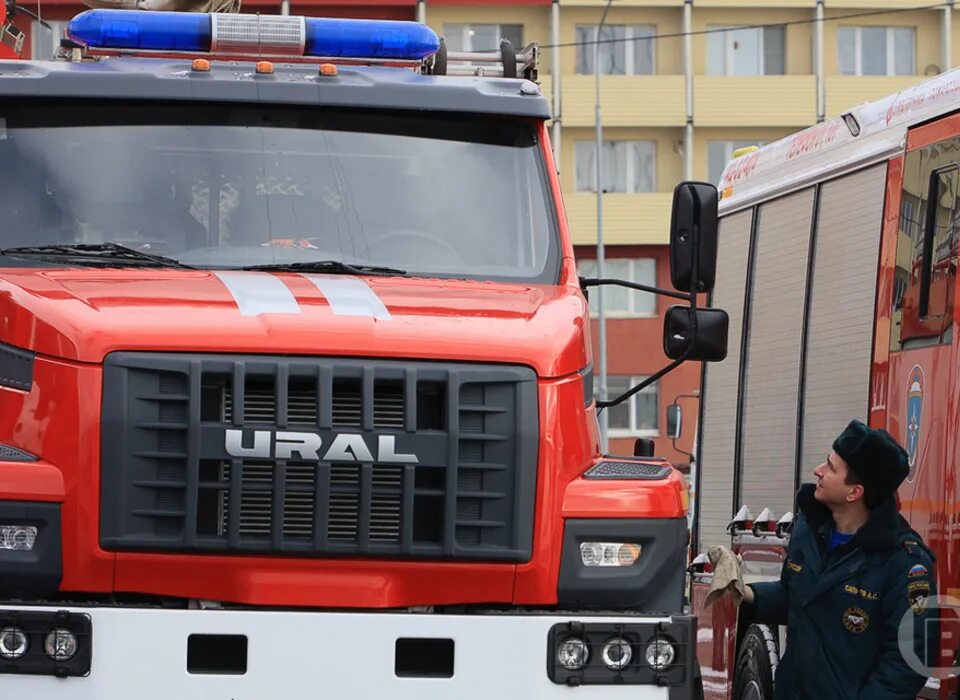 Пожарные без воды. Пожарная машина. Пожарная машина Волгоград. Пожарная служба в Волгограде.