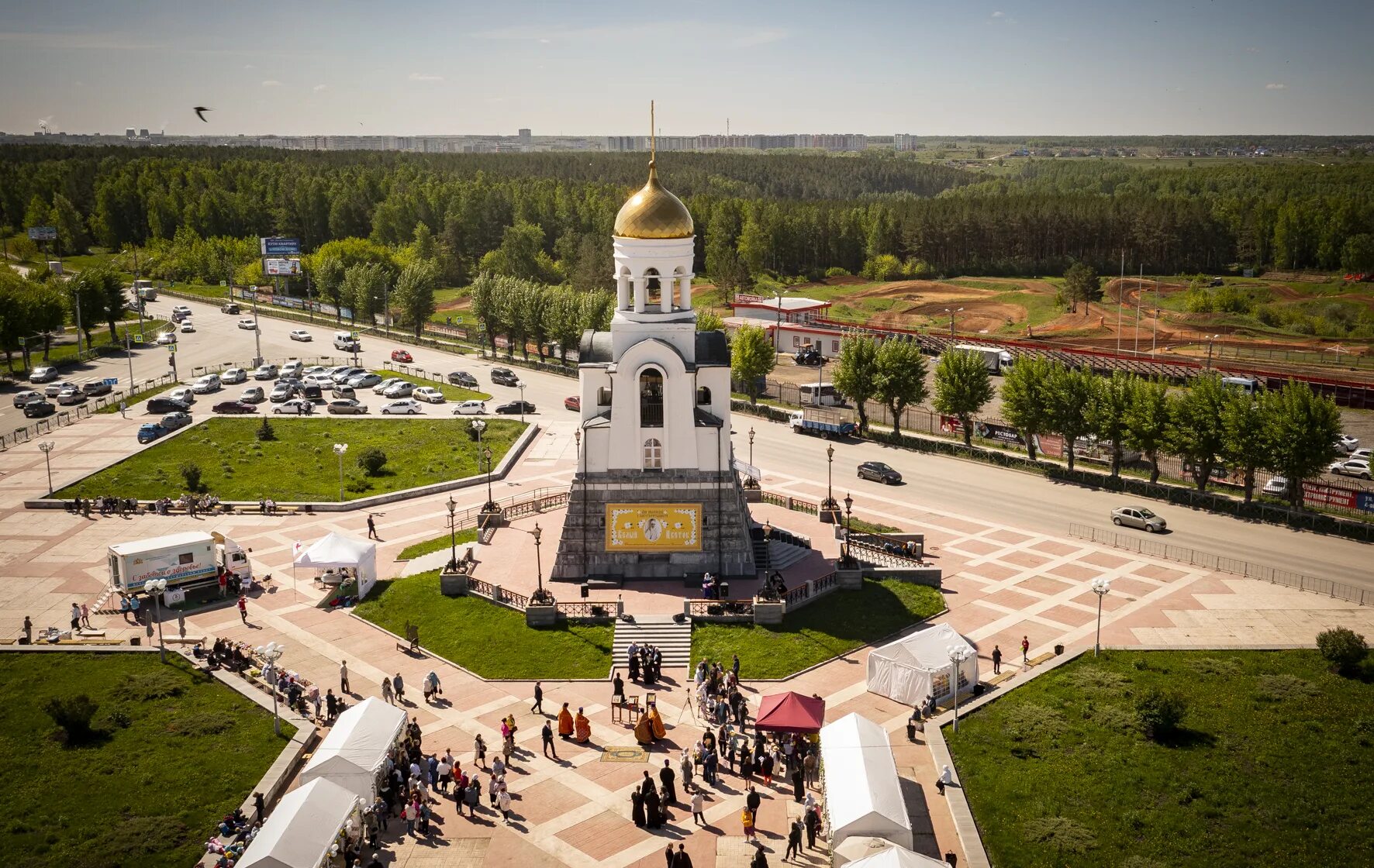 Сайт г каменск уральский. Церкви Каменска-Уральского. Каменск-Уральский фото. Каменск-Уральский население. Площадь Дзержинского часовня.