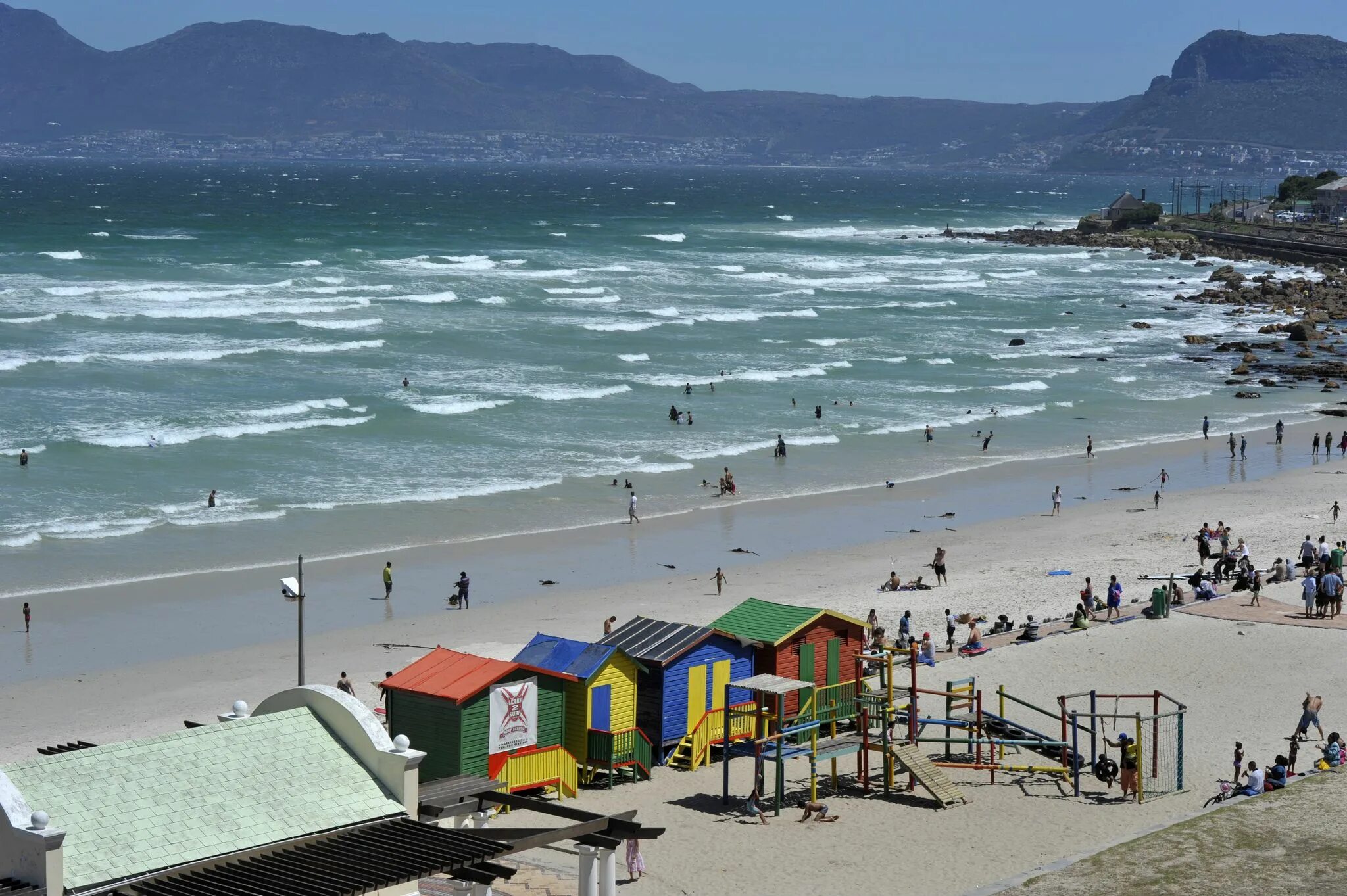 ЮАР Кейптаун пляж. Muizenberg пляж Кейптаун. Майзенберг ЮАР. Cape Town пляжи.