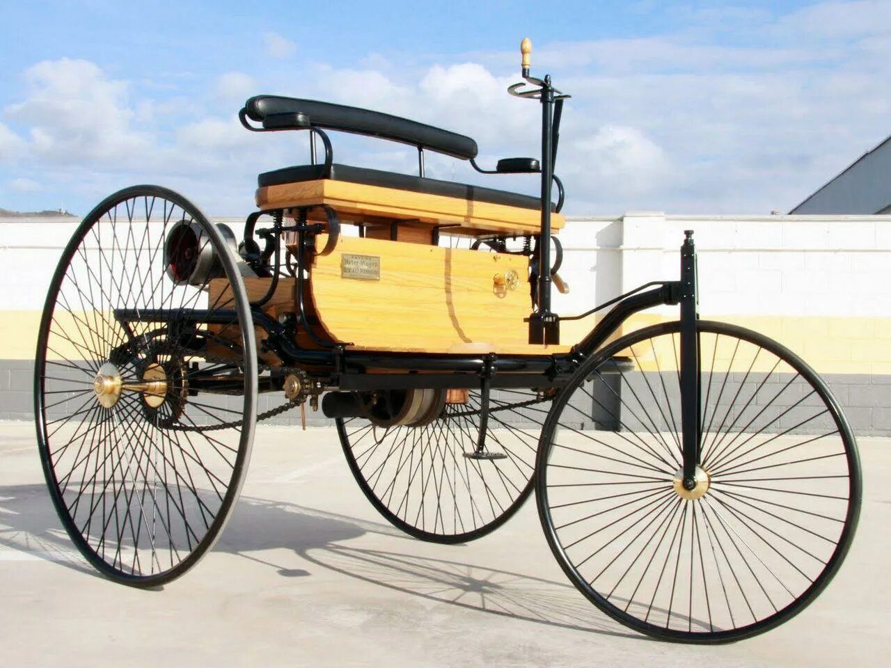 Первый автомобиль бенца. Benz Patent-Motorwagen 1886.