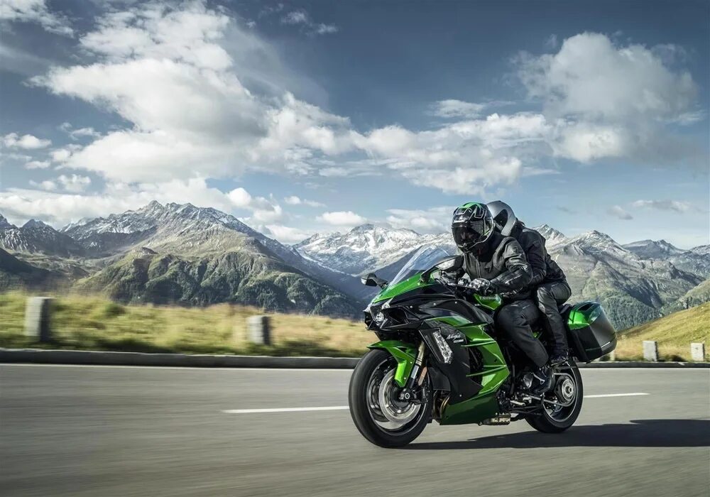 Скорость кавасаки. Кавасаки h2r 2023. Kawasaki ninja h2r 2021. Кавасаки h2r 2023. Kawasaki ninja h2.