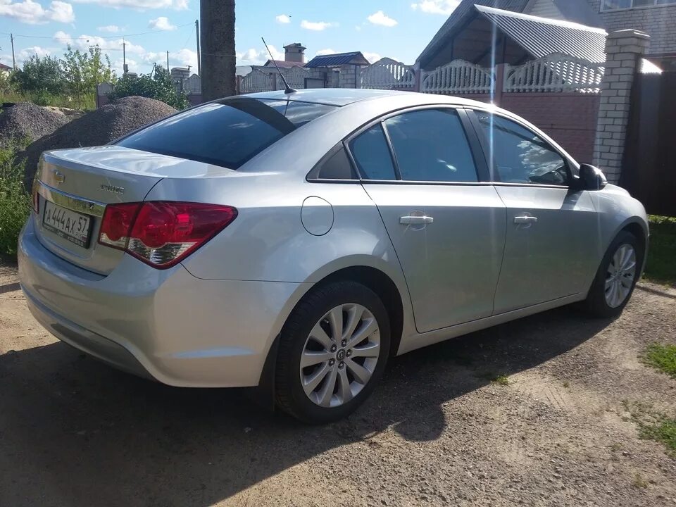 Opel cruze. Cruze r17 Opel. Шевроле Круз бежевый металлик r16. Шевроле Круз седан r16. Chevrolet Cruze r17.