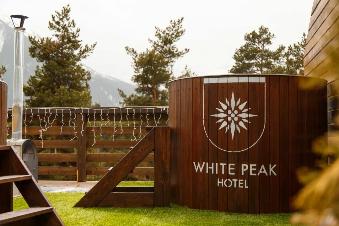 Отель white peak архыз. Гранд шале архыз архыз. Терраса архыз. Белый пик архыз. Dreamland villas архыз.