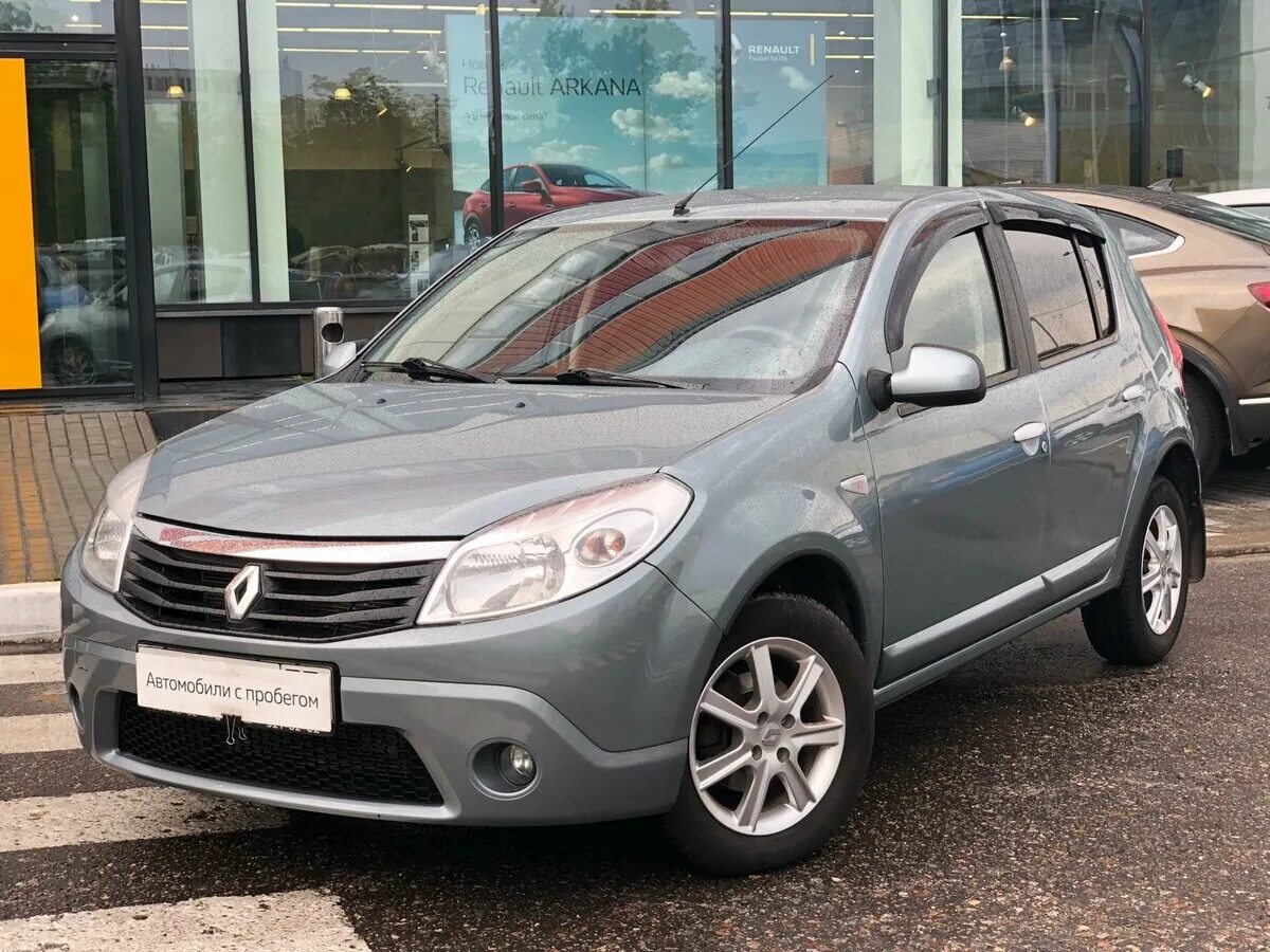Купить б/у Renault Sandero I 1.6 AT (103 л.с.) бензин автомат в Долгопрудном: пу