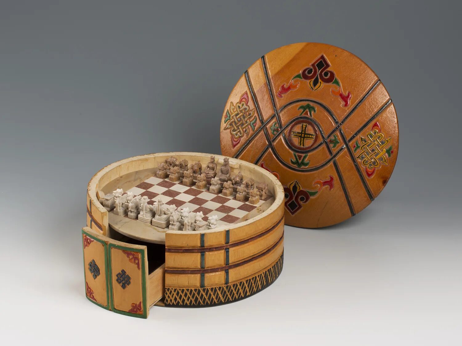 Тувинская игра шыдыраа. Тыва шагаа кажык. Шахматы из агальматолита тува. Буга шыдыраа» (бычьи шахматы. Буга шыдыраа.