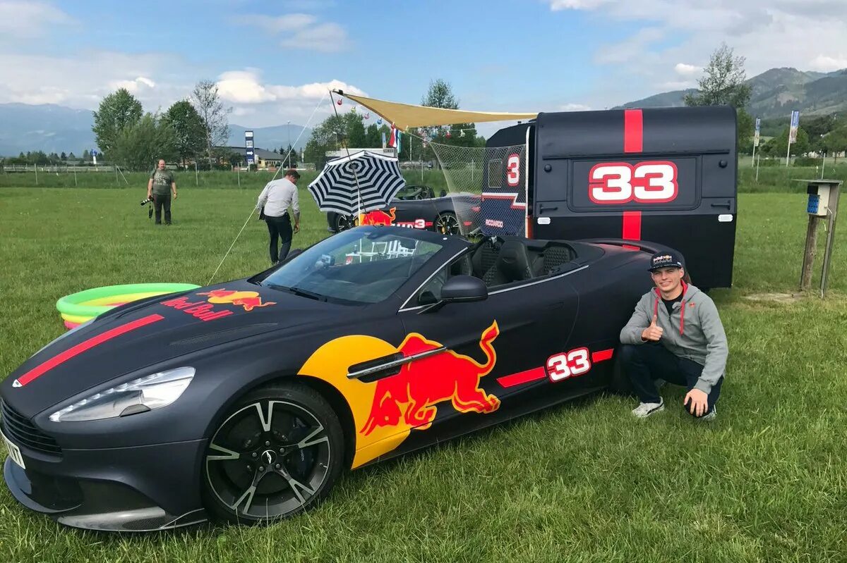 Aston Martin Vanquish Red bull. Max Verstappen car. Max Verstappen логотип. 33 max verstappen champions mix