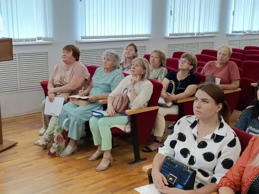 49 уик. @msyuliana юлиана эрзерумцева. 49 уик. выборы в ревде. голосование на избирательном участке.