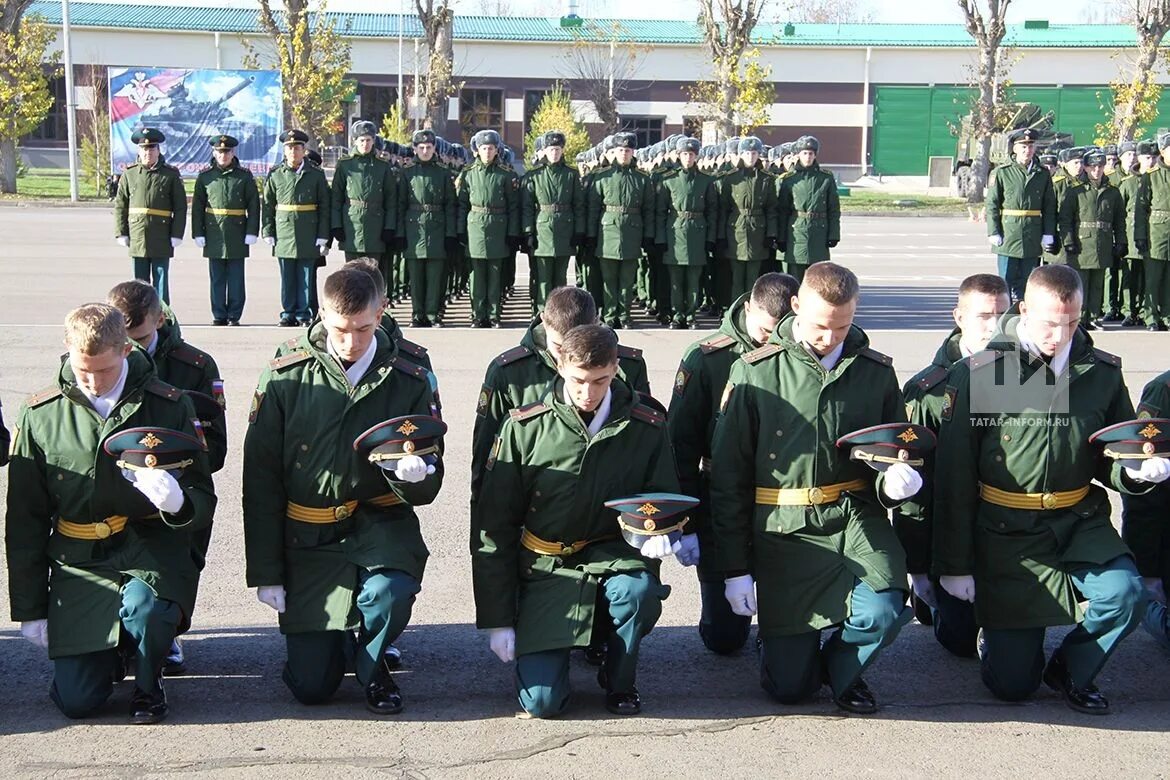 Танковое училище в россии. Казанское высшее танковое Краснознаменное училище. Казанское танковое училище ордена Жукова Краснознаменное высшее. КВВКУ Казань полигон. Танковое училище Казань.