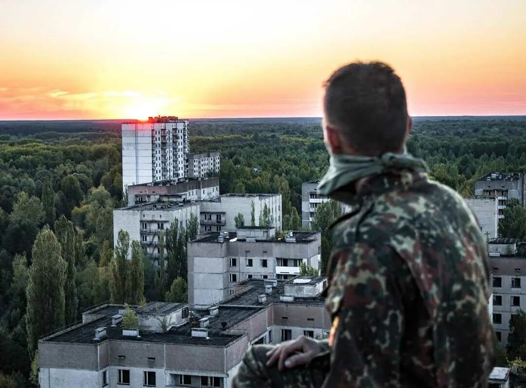 Живу в зоне отчуждения. Чернобыль зона отчуждения чаэс. сталкерство припять. чернобыльская зона отчуждения сталкеры. чернобыль 2025.