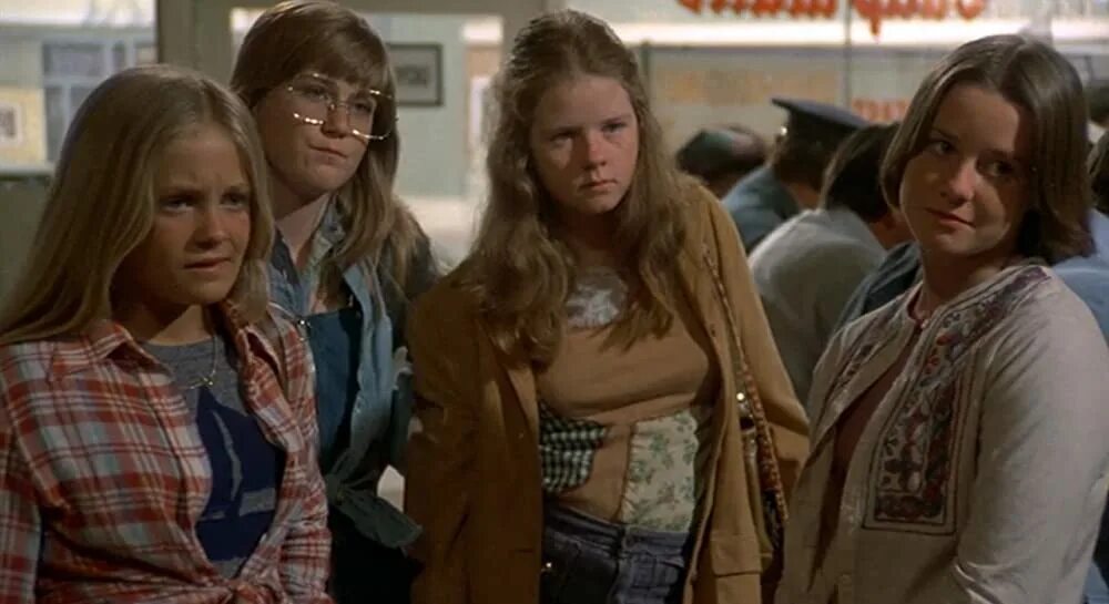 Пылающие губы 1976. Пылающие губы 1976. Помада 1976 года. Пылающие губы 1976. Кончиками губ 1976.