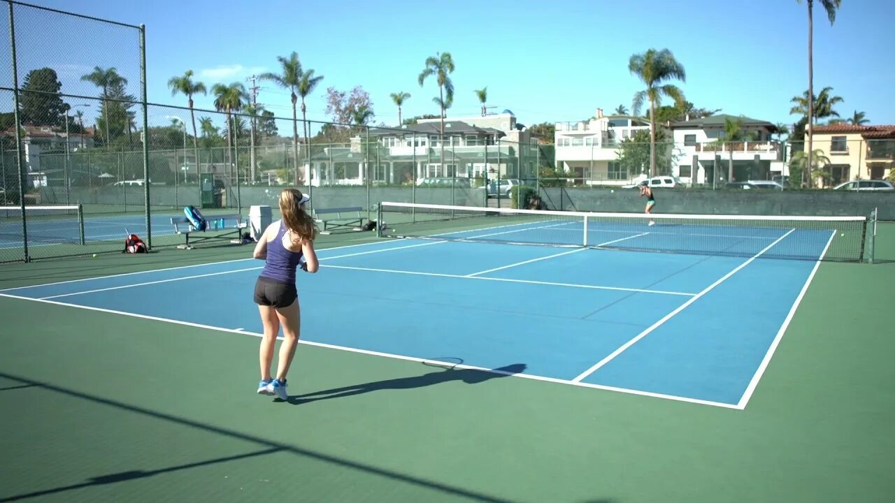 College tennis. Helena Narmont.