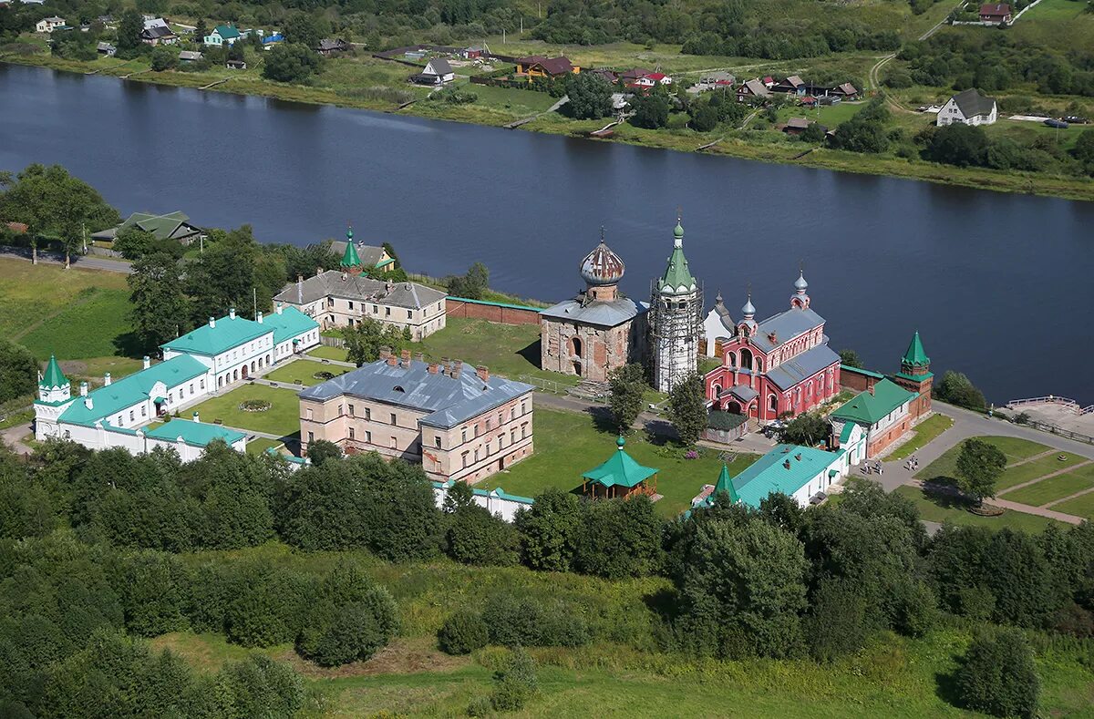 Староладожский монастырь старая ладога. Староладожский девичий монастырь. Староладожский монастырь старая ладога. Староладожского свято-успенского девичьего монастыря. Староладожский монастырь старая ладога.