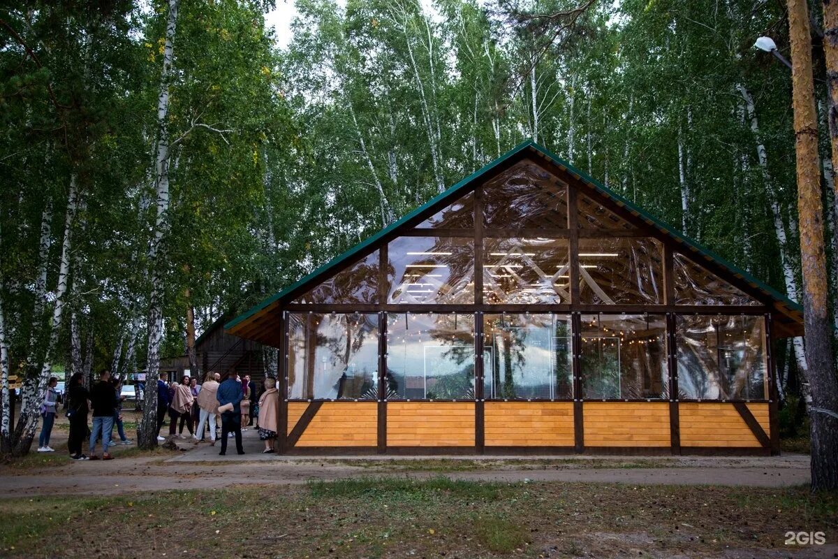 Беседки бердск. Парк отдыха на камнях Бердск. База на камнях Бердск. Зелёный остров Бердск беседки. База отдыха парк на камнях Бердск.