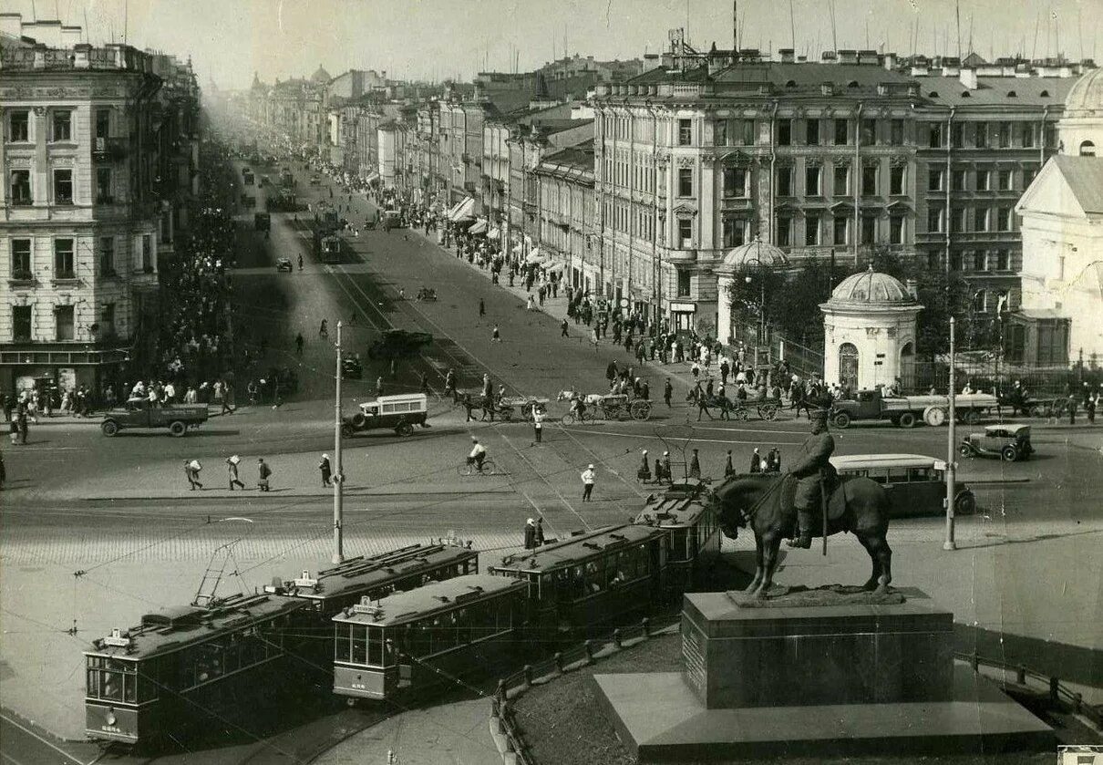 Пр 25 лет. Площадь Восстания 1960. Сквер на площади Восстания в Санкт-Петербурге. Площадь Восстания 1940. Площадь Восстания Ленинград.