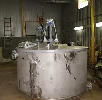 Емкость с перемешивающим устройством