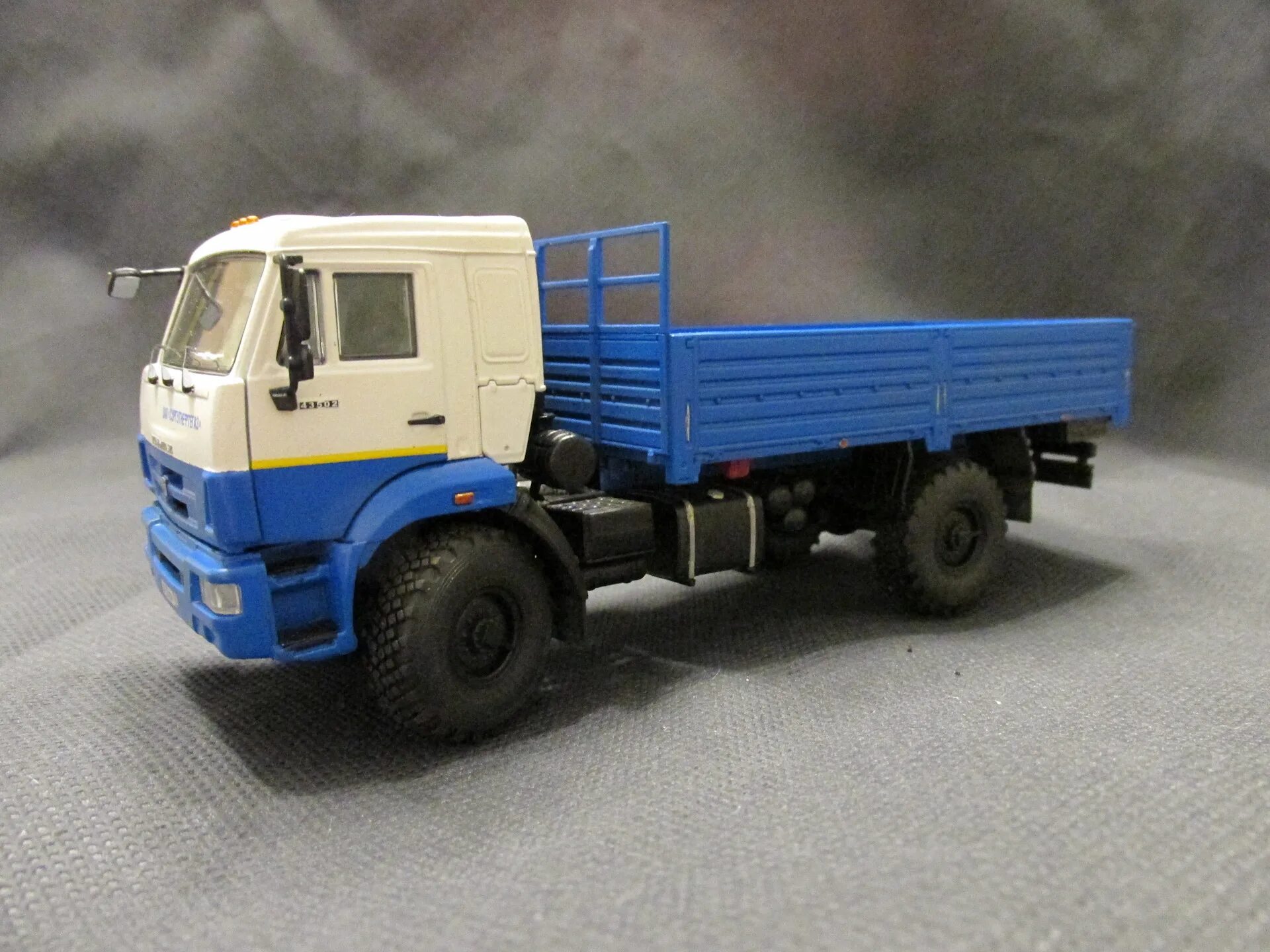 КАМАЗ-43502 AVD. Модель 1/43 КАМАЗ 43502. КАМАЗ 43502 Автоистория. КАМАЗ масштаб 1 43.