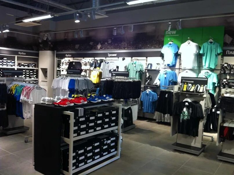 Nike outlet москва. Аутлет белая дача найк 2022 каталог. Найк вн. Мужские кроссовки виладж новван москва. Аутлет внуково зоопарк.