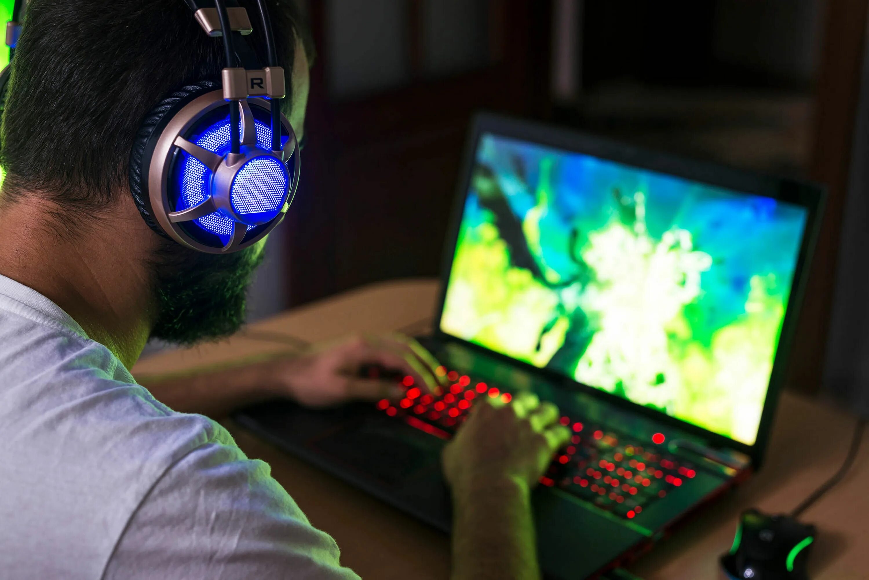 Shift happens. Геймер за компьютером. Happen pc. Happen pc. Шифт хепенс.