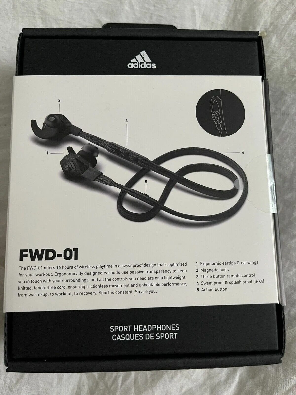 Беспроводные наушники adidas fwd-01. Adidas sport модель fwd-01. Адидас чехлы для беспроводных наушников. Миникан в форме наушников. Fwd 1.