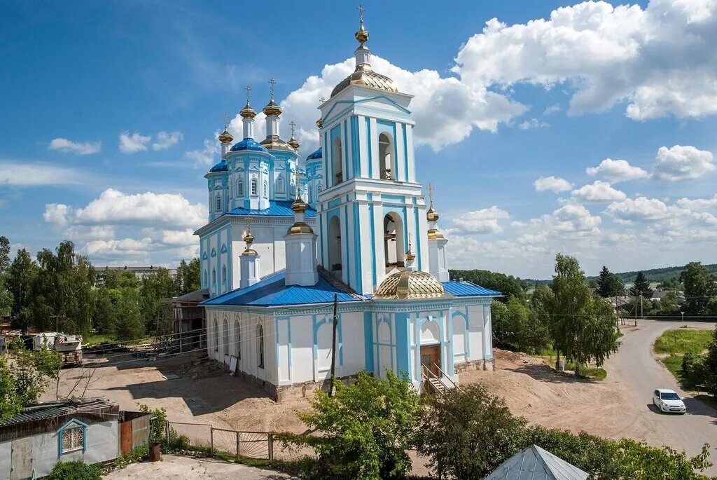 Рабочий поселок шексна вологодская область. Шексна храм Казанской Божьей. Церковь Казанской Божьей матери Шексна. Казанский храм Шексна Вологодская область. Храм Казанской иконы в Шексне.