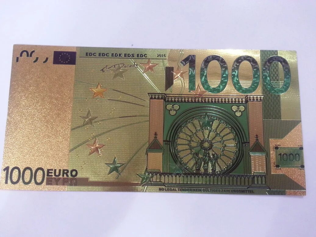 1000 Евро. Банкнота 1000 евро. Тысяча евро купюра. 1000 Евро одной купюрой.