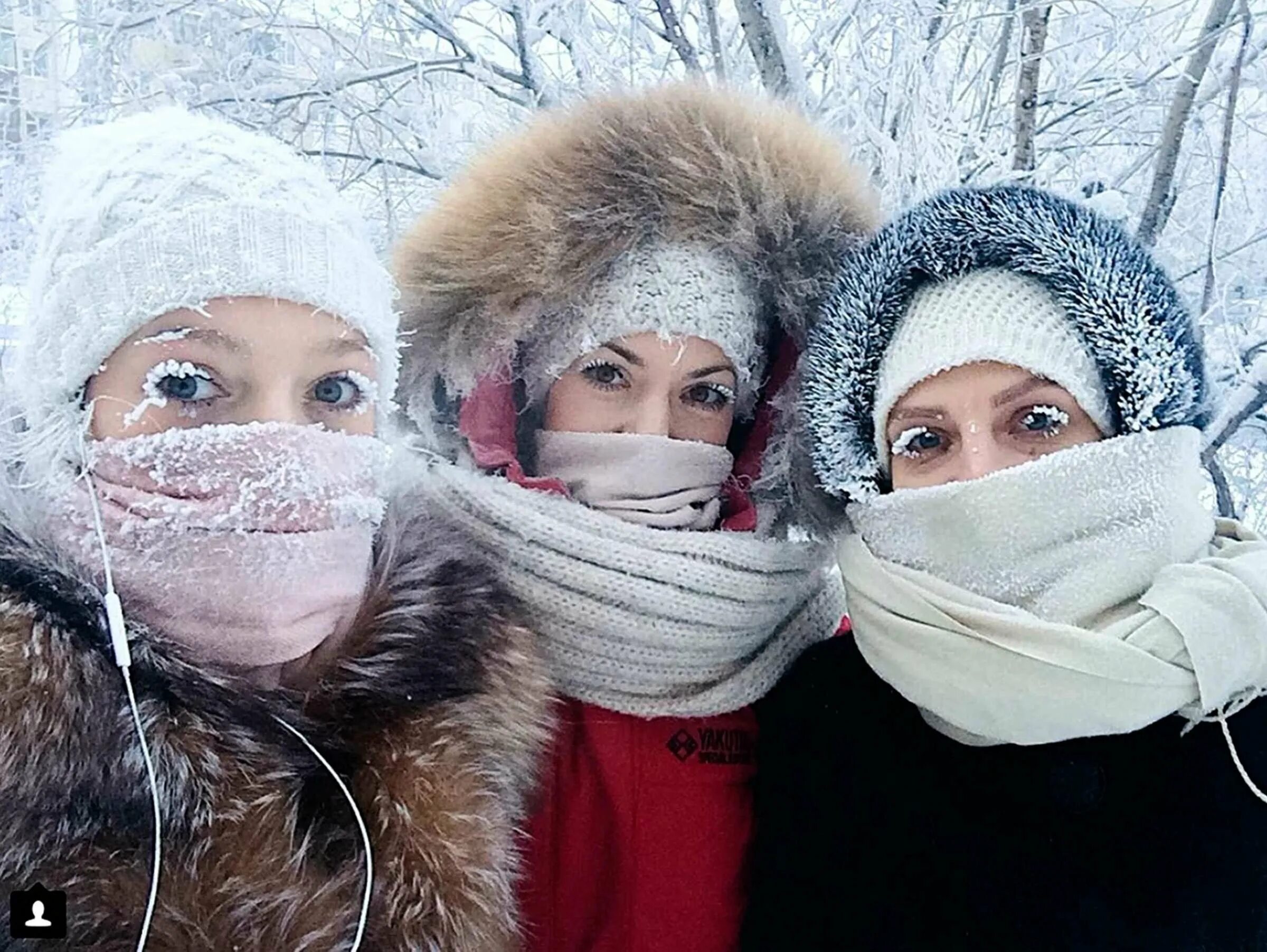 Где теплая зима и холодное лето. Оймякон Мороз. Оймякон Мороз минус 60. Зима холодно.