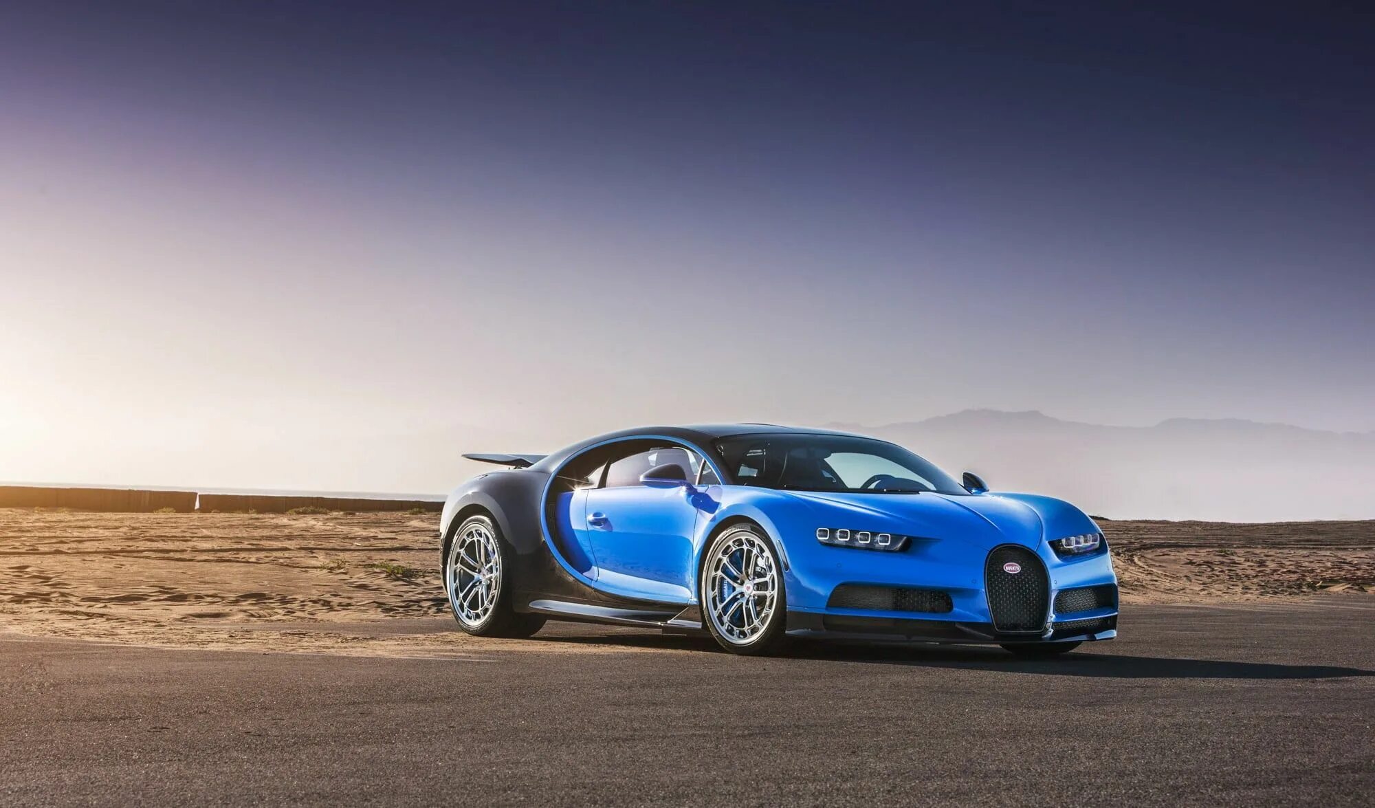 Blue sport. Бугатти ЧИРОН синий. Бугатти ЧИРОН 2000. Bugatti Chiron синяя. Bugatti Chiron Sport Blue.