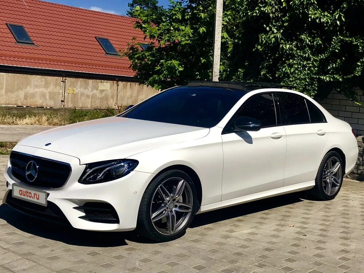 Купить мерседес е 213. Mercedes e class w213. Mercedes Benz e200 w213. Mercedes w213 белый. Мерседес е 213 белый.