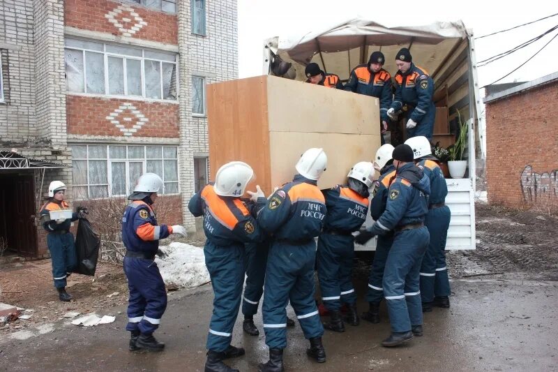 Спасательный дом. Взрыв дома в Ясногорске Тульской области. Взрыв газа в Ясногорске. Взрыв в доме Ясногорск Тульской области. Ясногорск взорванный дом.