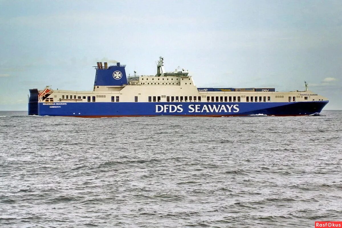 Паромная переправа керчь. Паром вместимость. Паром керченский 2. Керченская паромная переправа. Паром вместимость.