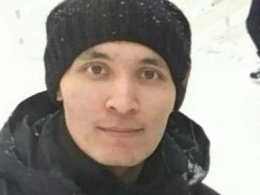 Малолетний мальчик. Поиски в каменогорске. Поиски в каменогорске. Поиски в каменогорске. Фото мужчины 22 года.