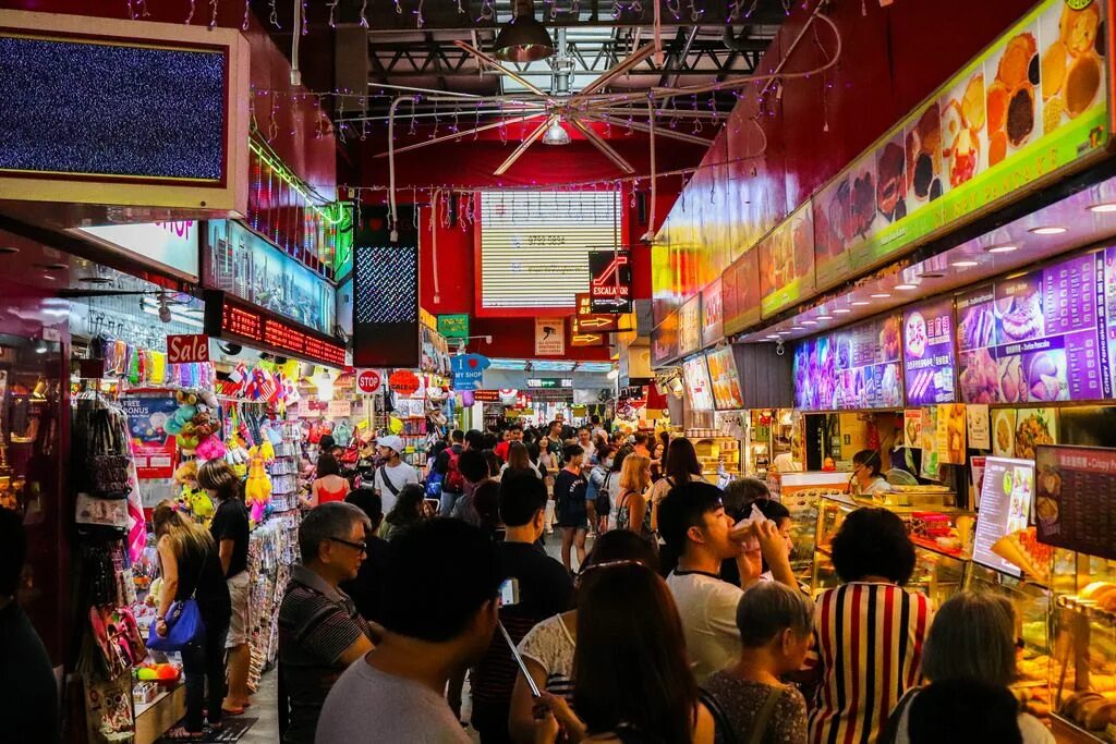 Singapore market. Шоппинг в китае. Шоппинг в сингапуре. Лау па сат в сингапуре. Сингапур индийский квартал.
