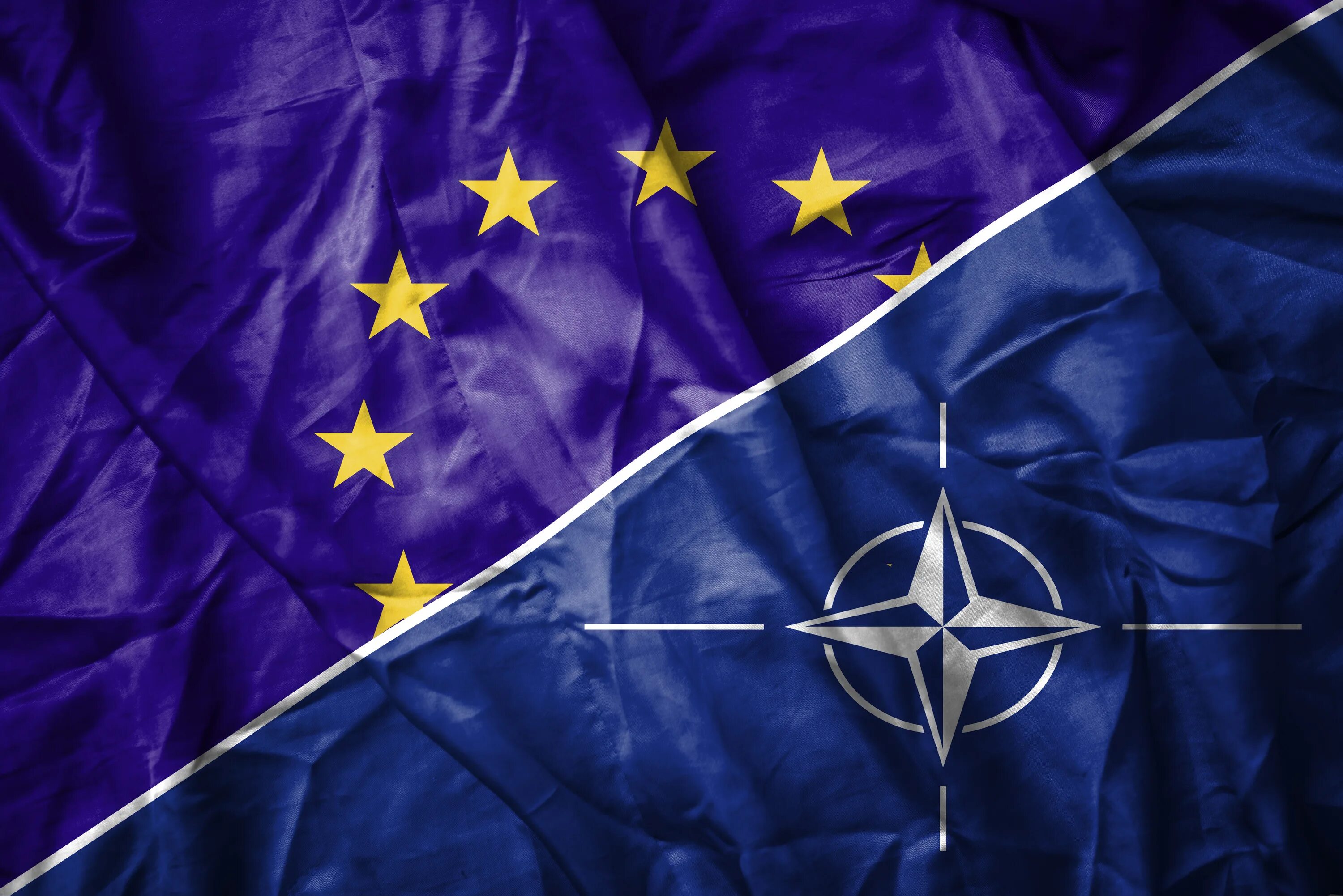 Франция страна нато. Прапор НАТО. Флаг НАТО И Евросоюза. Флаг НАТО И ЕС. США НАТО ЕС.