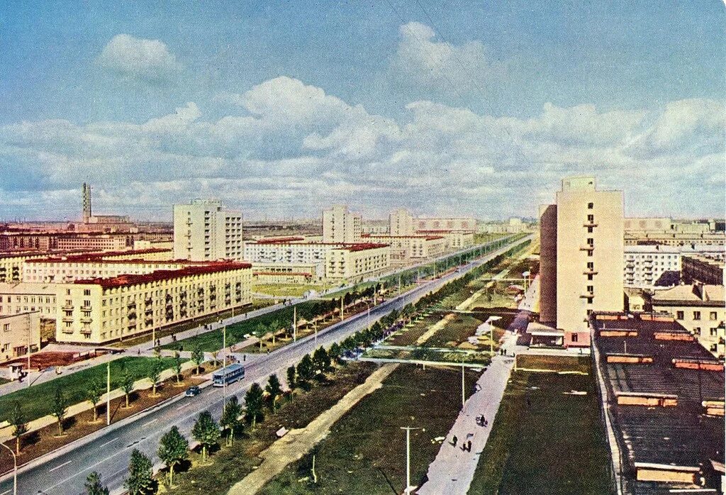 Тверская улица 80е. В советские годы созданы города. Улица советская. В советские годы созданы города. Успехи советского союза.