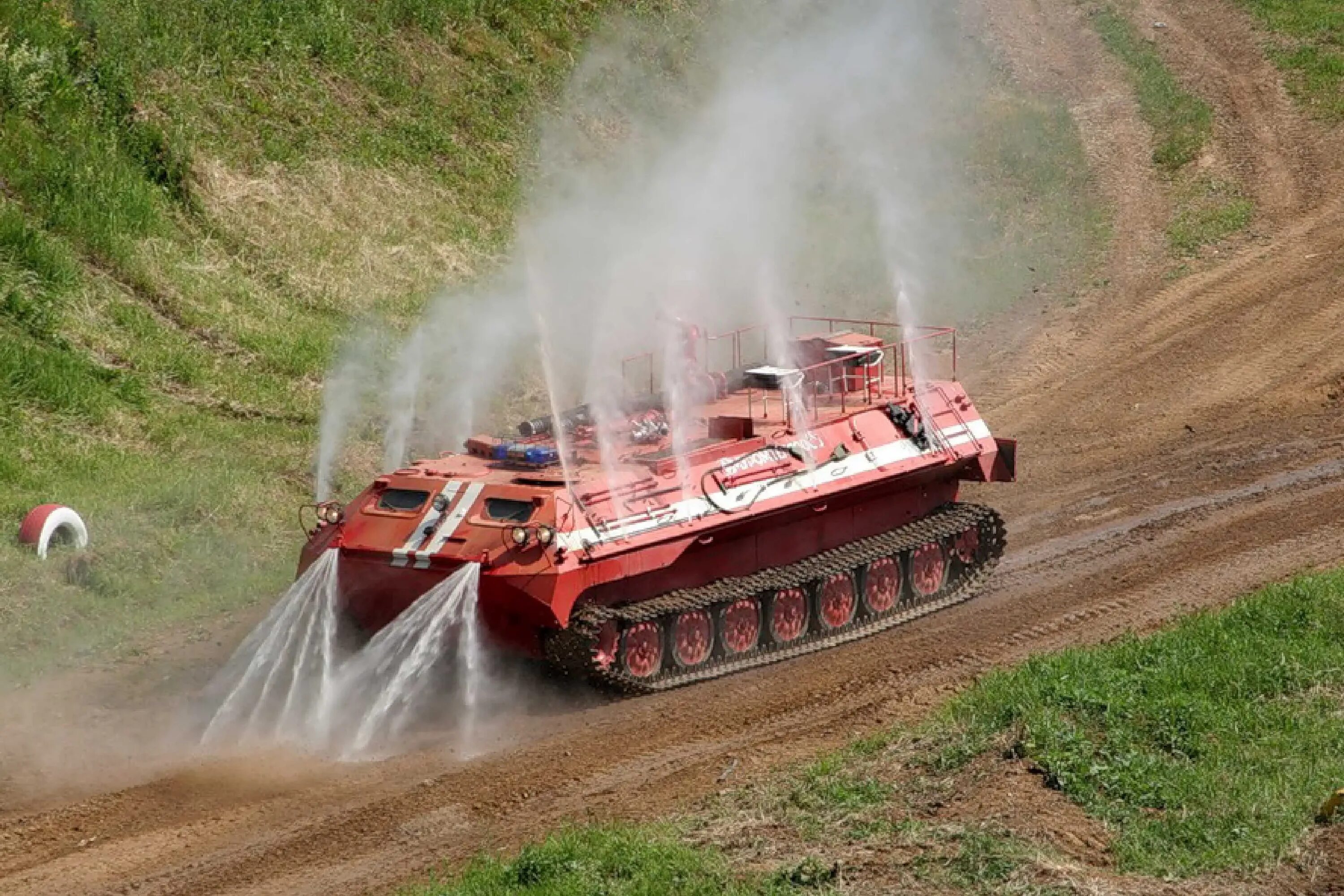 Техника используемая при тушении пожаров. Лесопожарный агрегат алп-15. Лесопожарный вездеход ВПЛ-149. Трактор рубеж 4000 лесопожарный. Лесопожарный агрегат ЛПА-521.