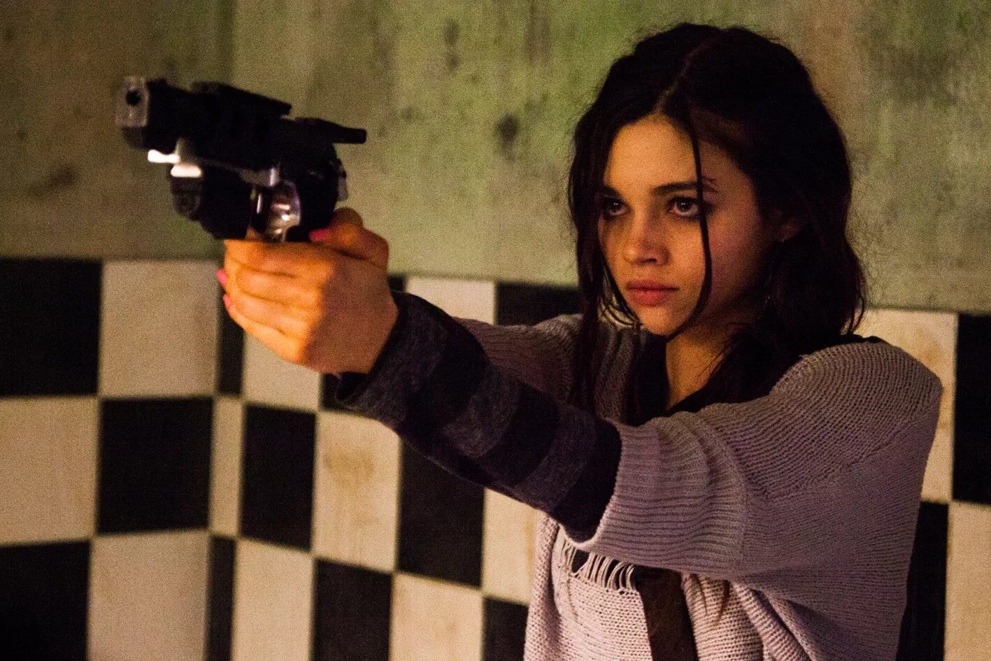 Изабель фьюрман дитя тьмы. Аманда сейфрид 2012 игра на выживание. Как называются убийцы девочки. Убийца акаме акаме арт. Хлоя грейс морец в фильме пипец.