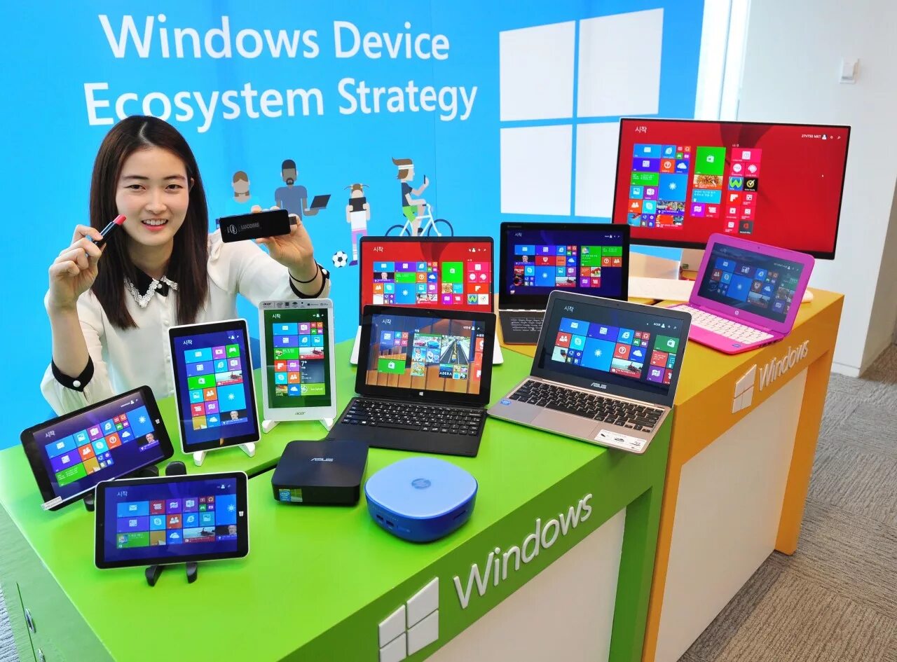 Компьютеры microsoft. Microsoft computer. microsoft пк. microsoft 1 компьютер. компьютер майкрософт 2009.