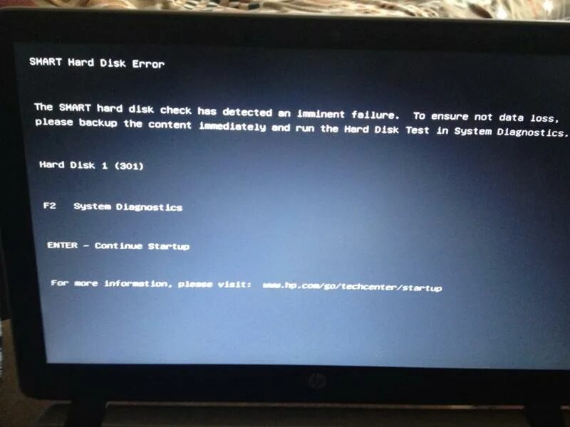Монитор после перезагрузки. Перезагрузка ноутбука. Ноутбук перезагружается. Смарт Хард диск Эррор. Комп заглючил.