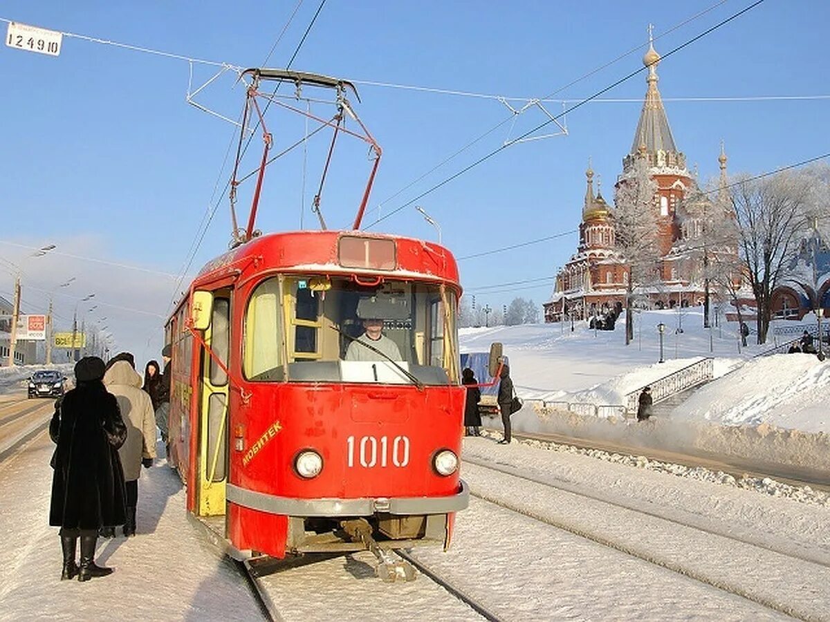 Маршрут первого трамвая. Трамвай Ижевск 1. Трамвай Ижевск 1609. Трамвай 2003 Ижевск. Трамвай зима Ижевск.