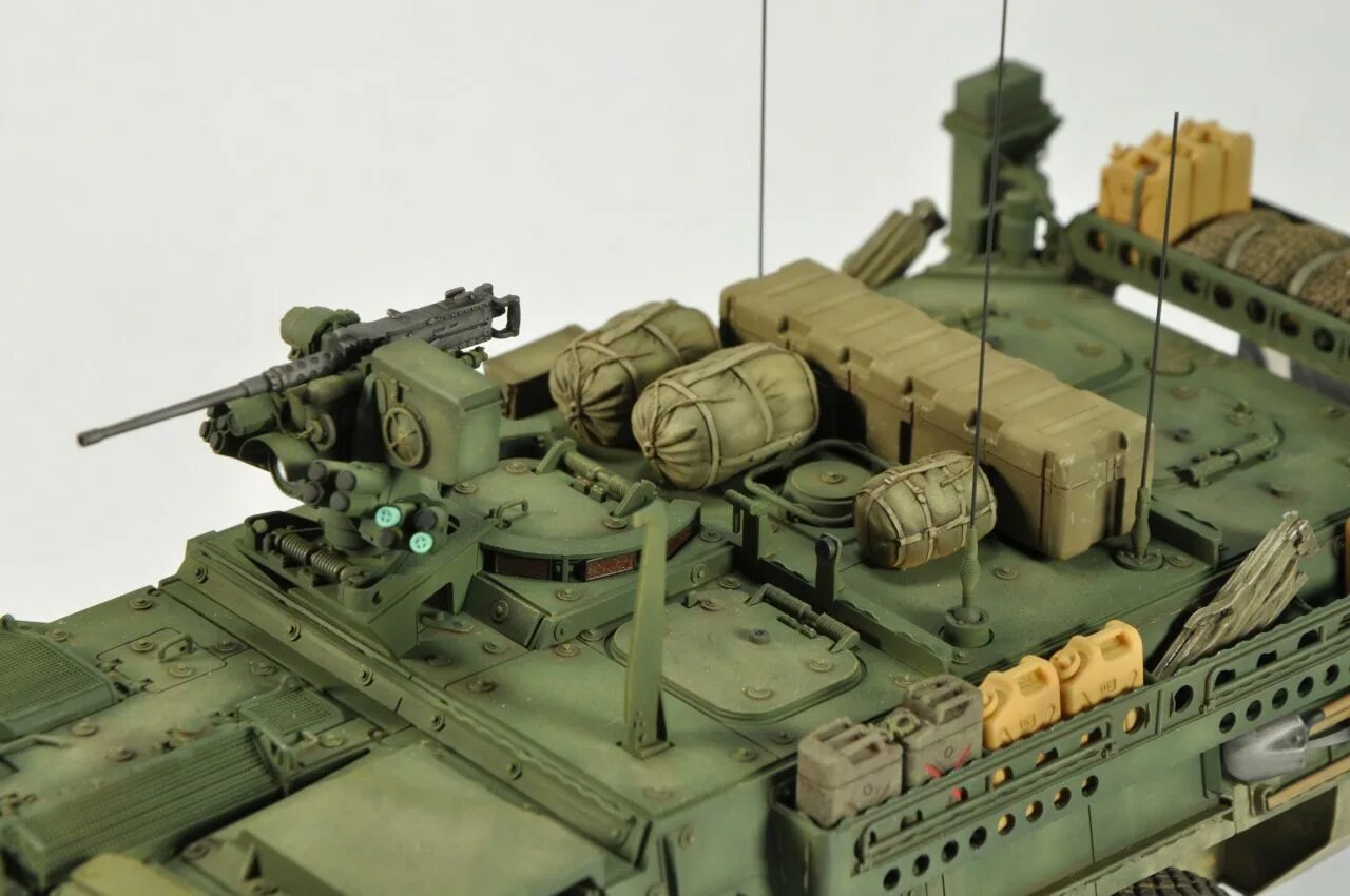 M1132 stryker. 90 бтр stryker. M1132 stryker. Инженерная машина м1132 страйкер. Инженерная машина м1132 страйкер.