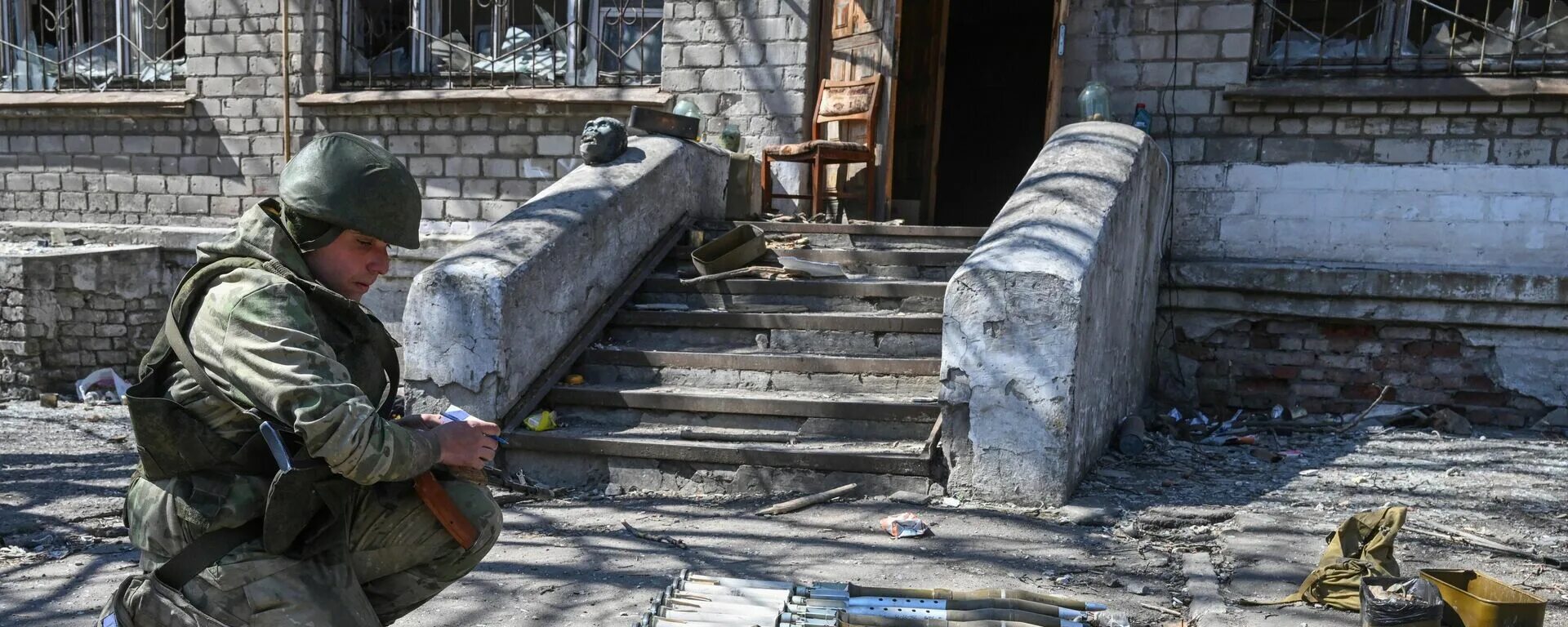 Военный склад. Российские войска в Мариуполе. Склад с оружием и боеприпасами. Российская армия в Мариуполе. Новости 08 08 08 1 1