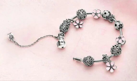 Pandora walk through. Браслет pandora 598047ccz_19. пандора баннер. заставка на браслет. пандора фон.