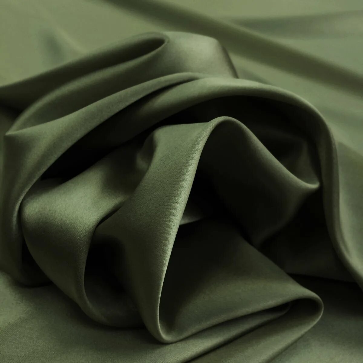 шелк болотного цвета. зелёная подкладка вискозная. болотный цвет можно. цвет хаки в одежде. болотный цвет можно.
