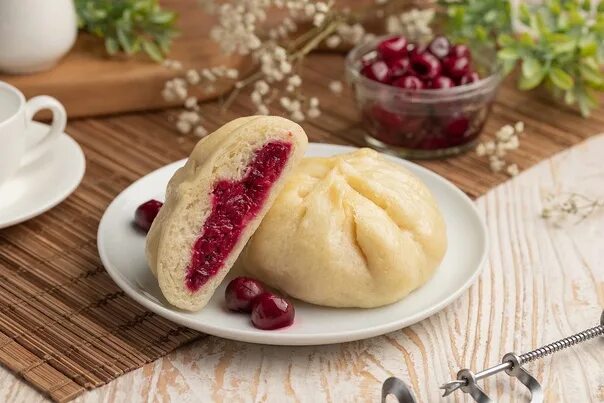 Китайские булочки бао. Булочки бао с начинкой. Китайские баоцзы. Корейские паровые булочки маньтоу. Паровые булочки с начинкой.
