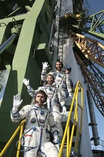 Старт космонавтов